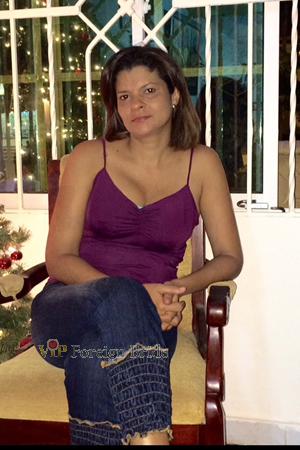 152747 - Yenis Age: 46 - Colombia